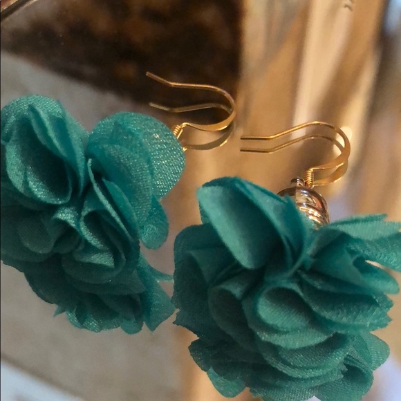 22K Tiffany Blue and Gold Flowered Dangly Earring - Picture 3 of 5